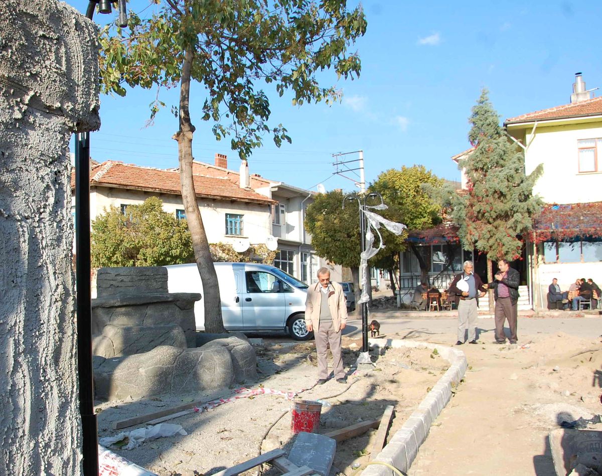 Naşa Beldesi\'nde Meydan Düzenleme Çalışmaları