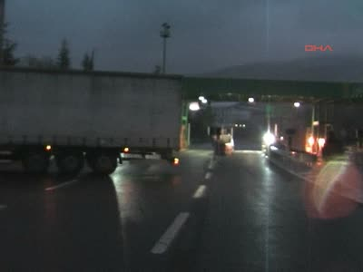 Sakarya Lüks Cipli Kasa Hırsızları Tem Otoyolunda Aracı Bırakıp Kaçtı