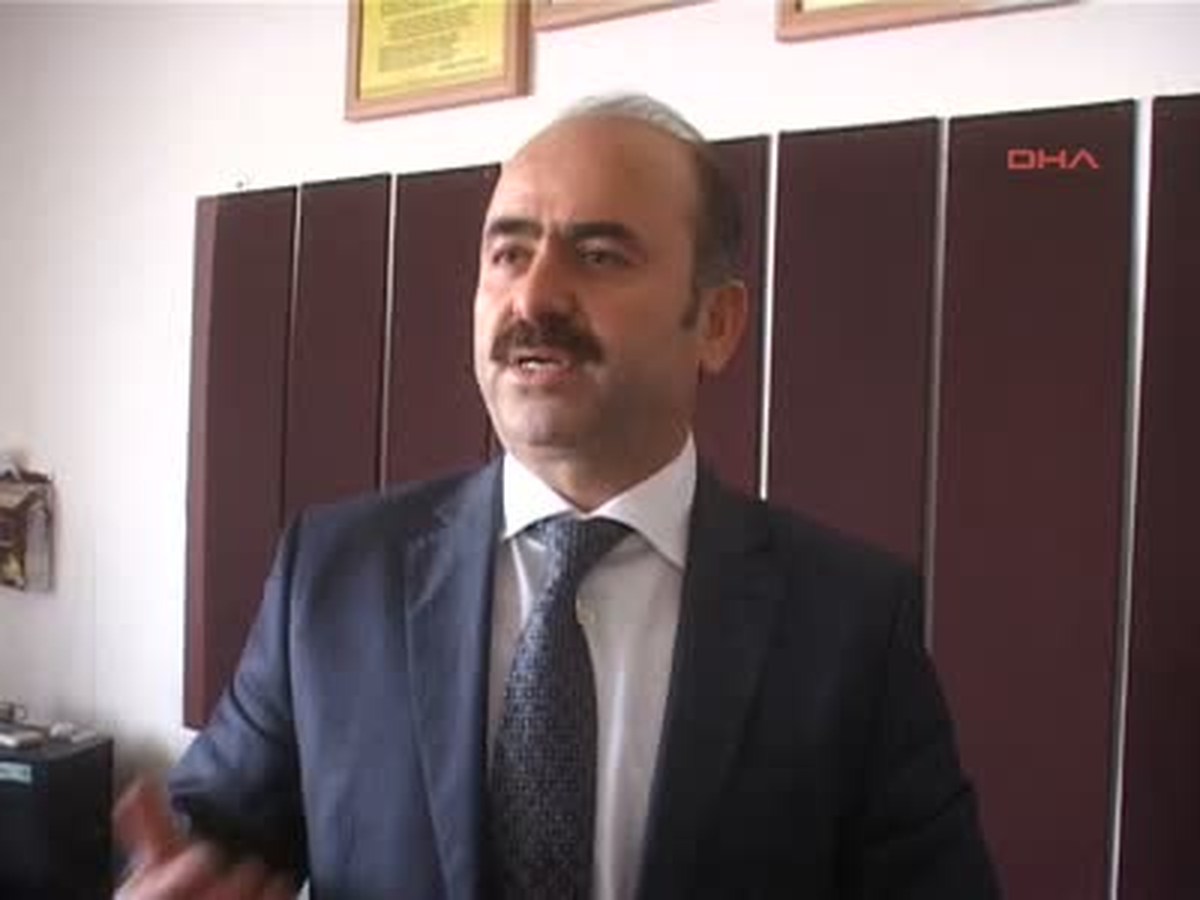 Siirt PKK\'dan Kaçan Genç, Babasıyla Birlikte Siirt Valisi\'ni Ziyaret Etti PKK\'dan Kaçarak Güvenlik...