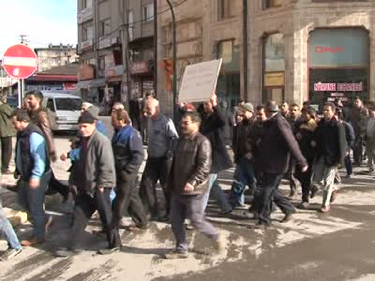 Sivas Sanayi Esnafından Belediyeye Tepki Sanayi Esnafından Belediyeye Tepki