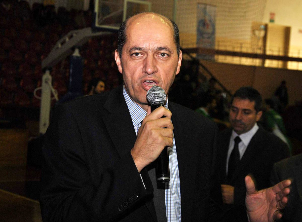 Tbf Başkanı Turgay Demirel Eşofman Dağıttı