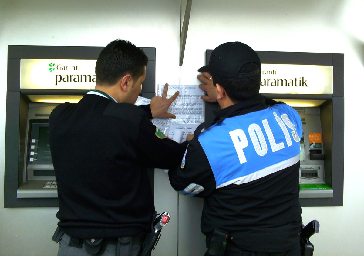 Telefonla Dolandırıcılık Olayları Polisi Harekete Geçirdi