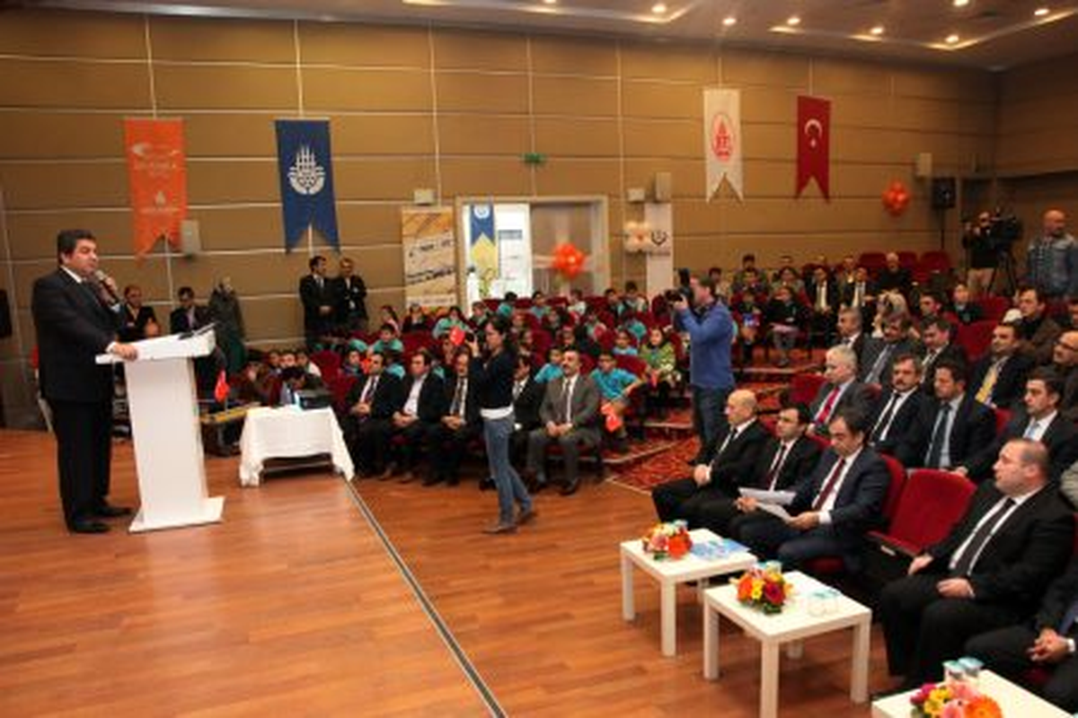 Toplu Ulaşımda Nezaketi Öğrendiler