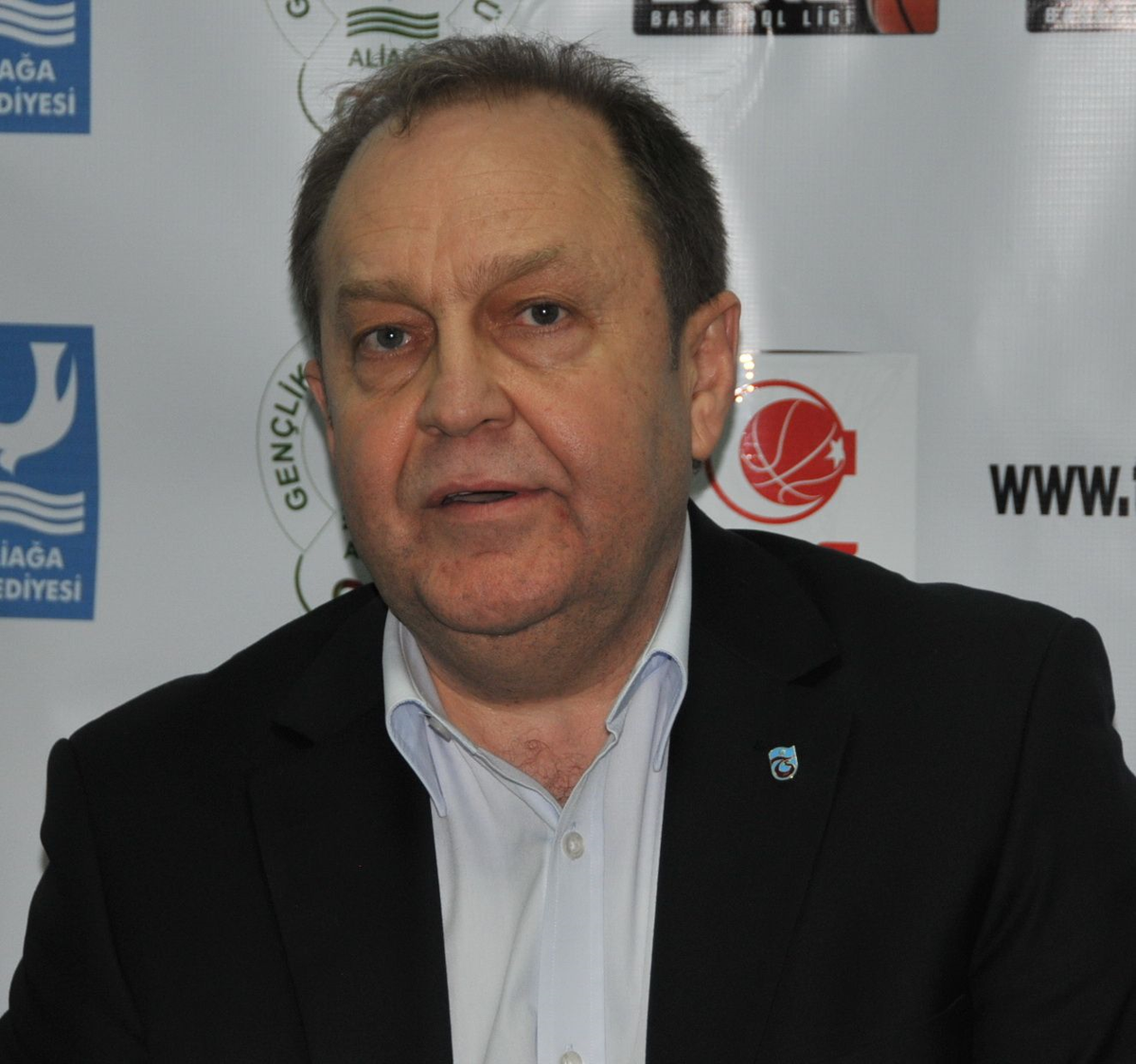 Trabzonspor\'da Antrenör Üner, İstifa Etti