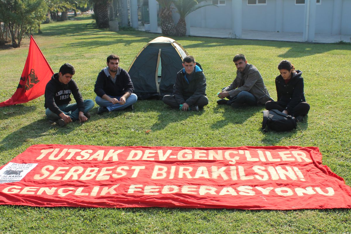 Üniversite Öğrencilerinden Açlık Grevi