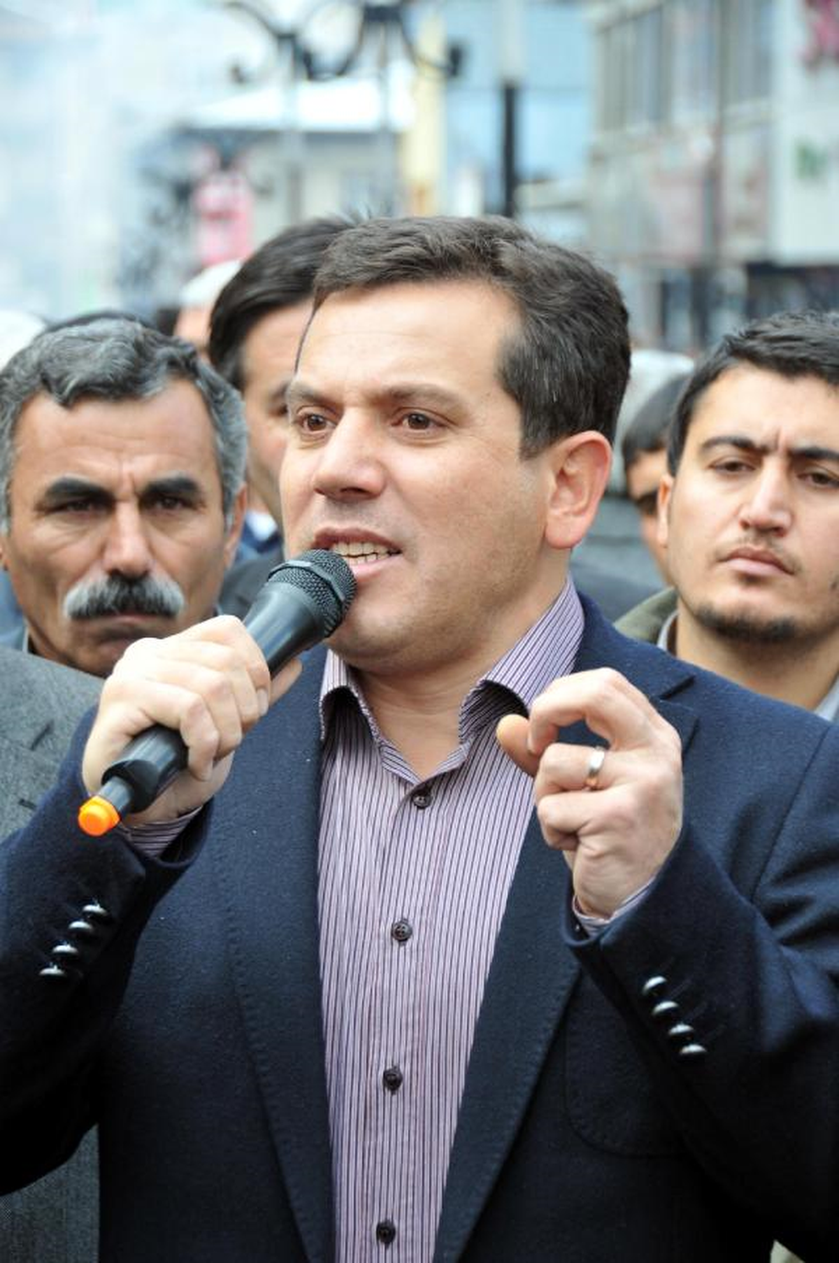 "Yoldaşımın Cenazesine Giderim"