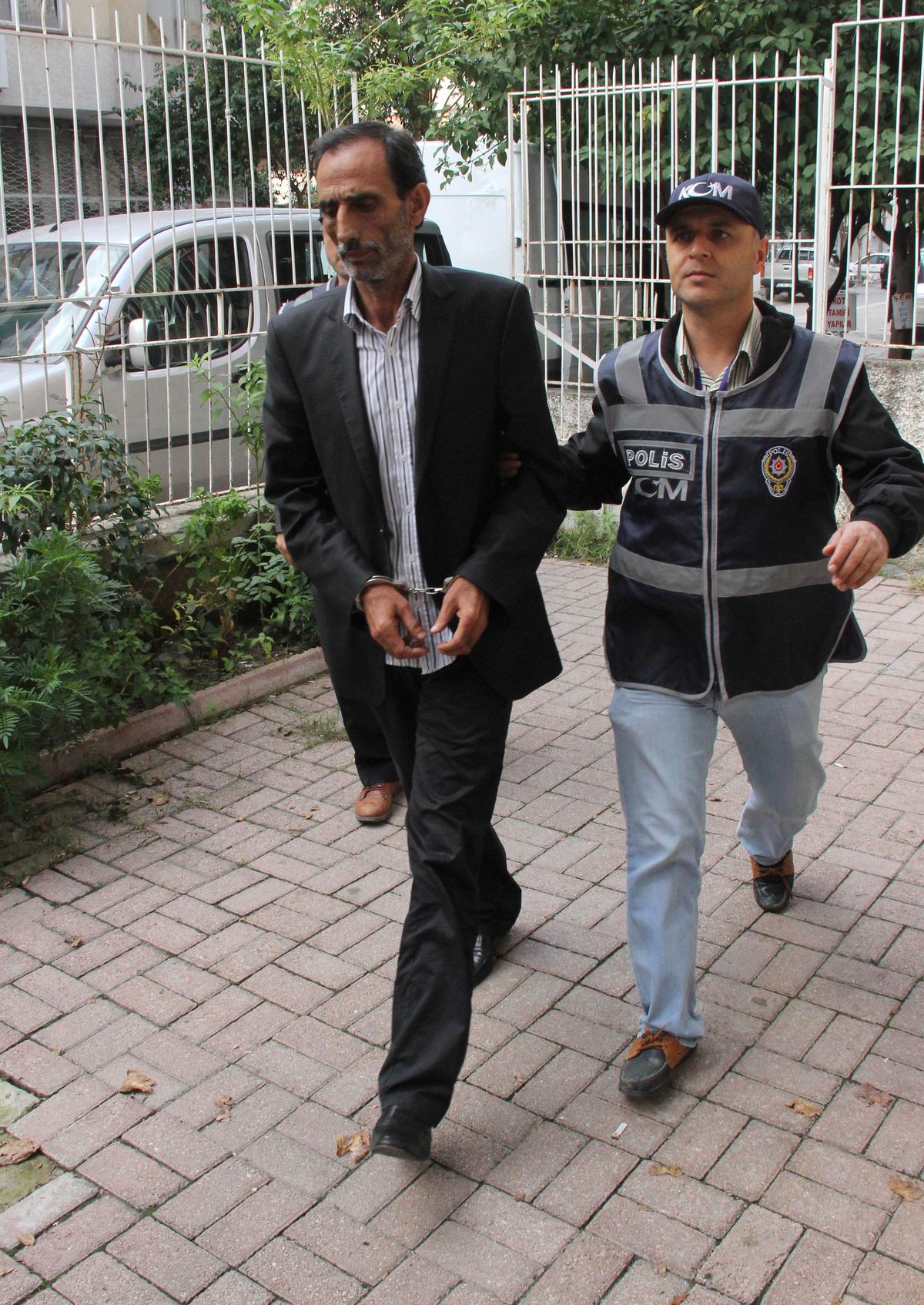 Adana'da 174 Ton Kaçak Çay Ele Geçirildi