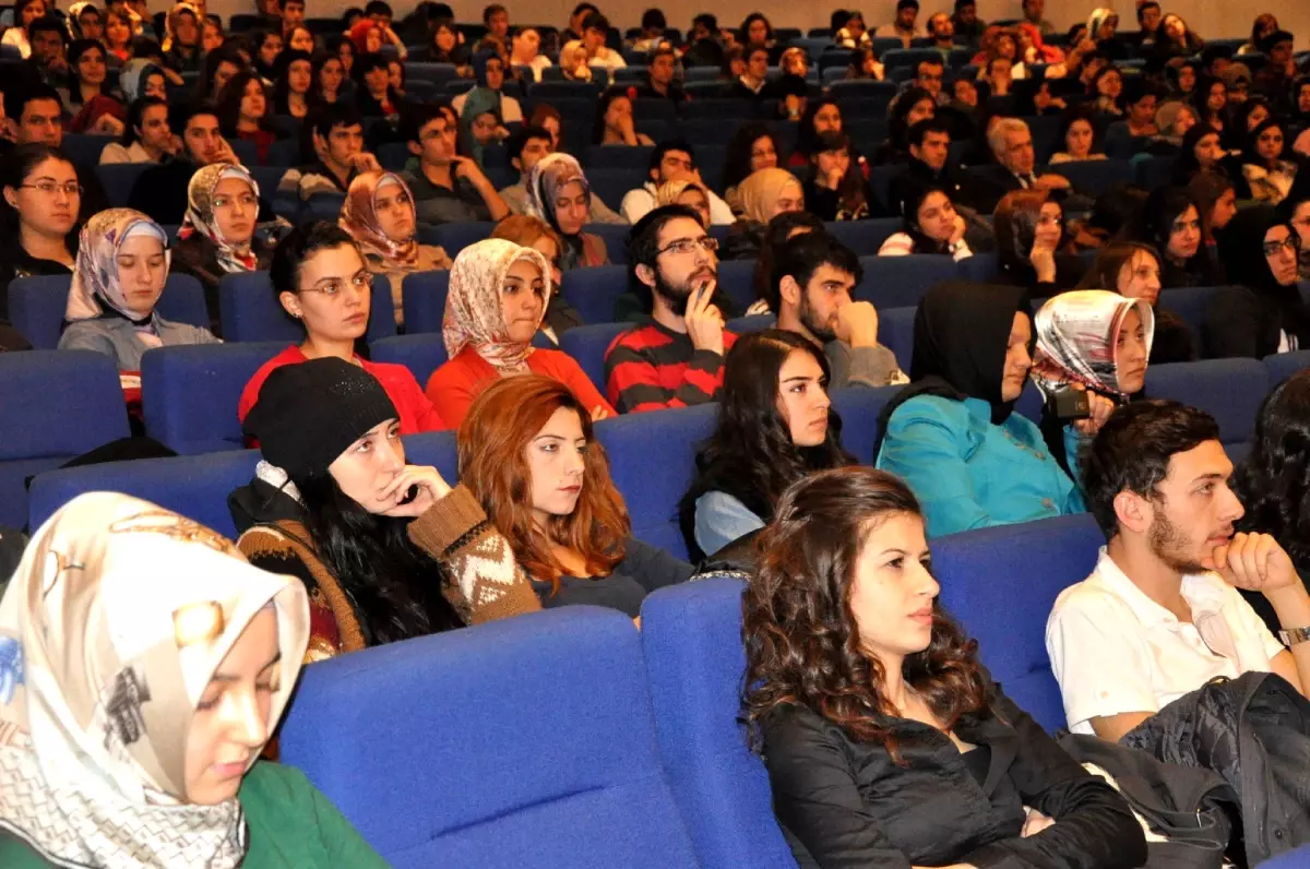 AİBÜ\'de Öğrenciler Ali Ural\'la Buluştu