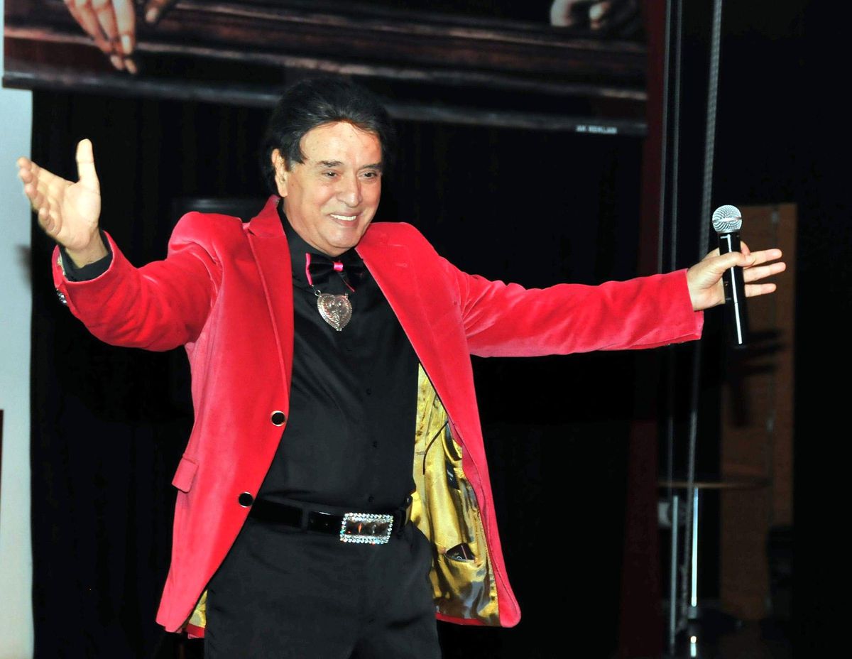 Akşehir'de Erol Büyükburç Konseri