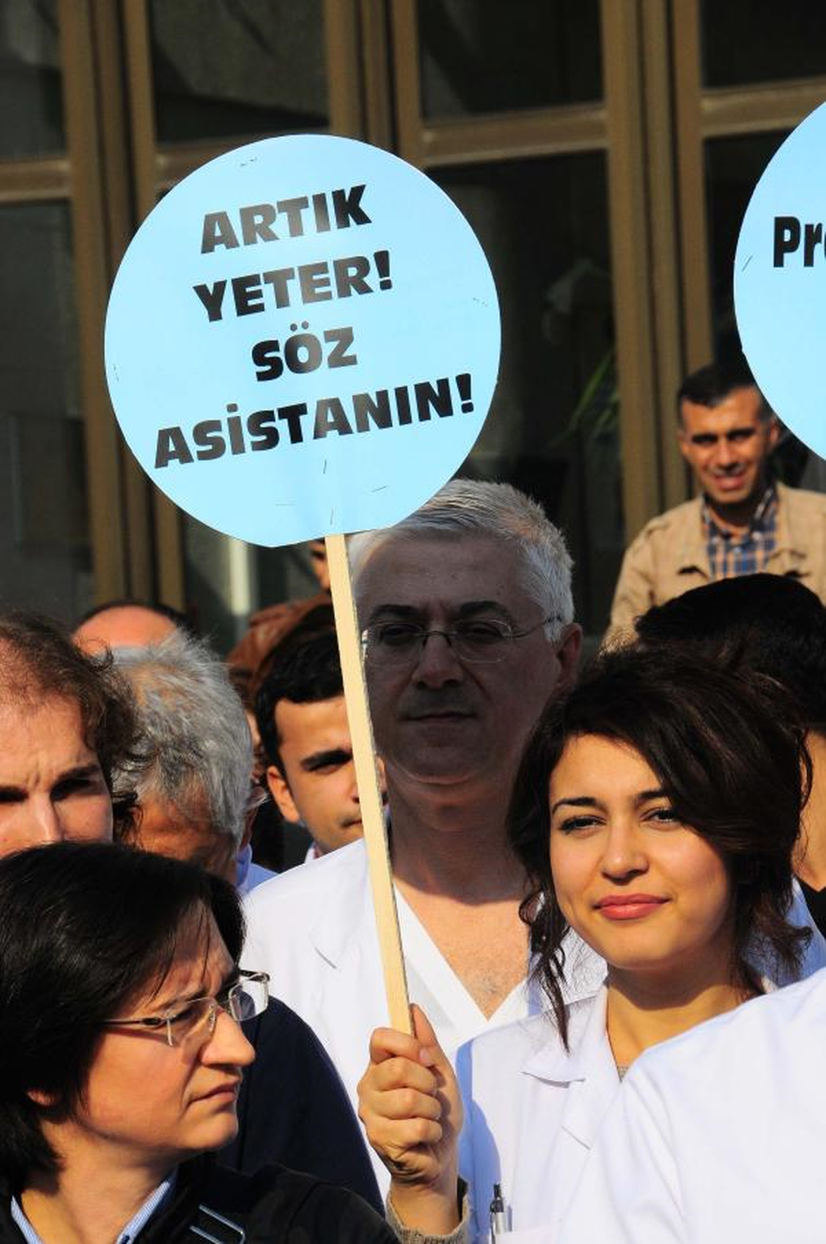 Asistan Hekimler Eylem Yaptı