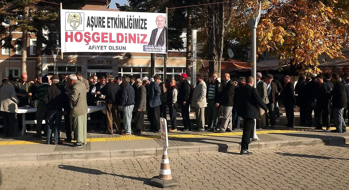 Belediye\'den Vatandaşlara Aşure İkramı