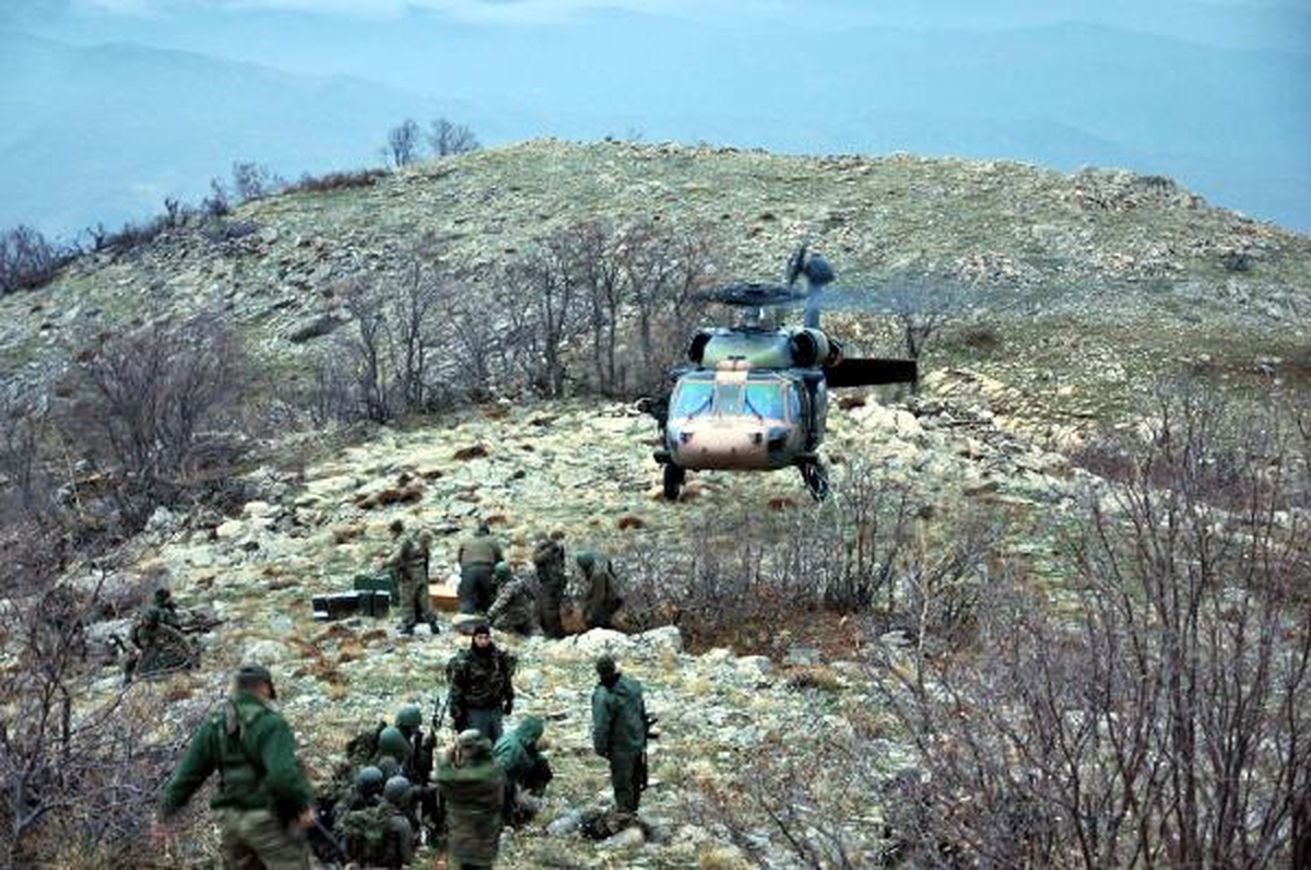 Bingöl\'de 8 PKK\'lı Etkisiz Hale Getirildi, 5 Odalı Sığınak Bulundu