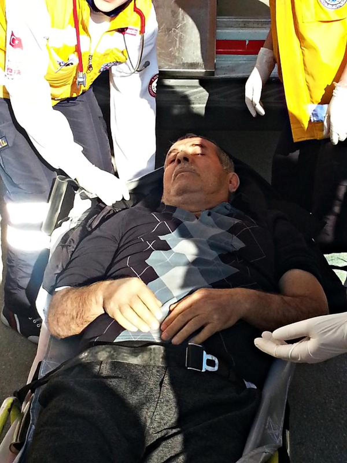Camide Namaz Kılarken Kalp Krizi Geçirdi
