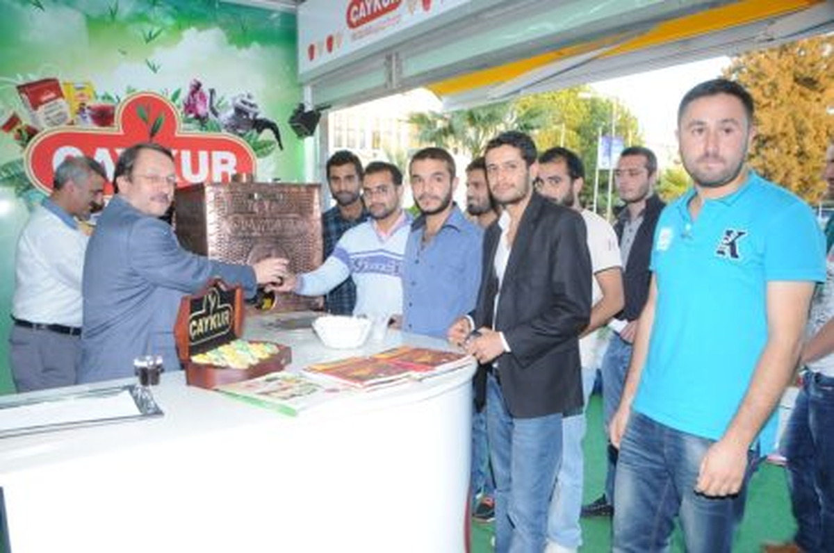 Çaykur Tırı Kuzey Kıbrıs\'ta Dostluğu Perçinledi
