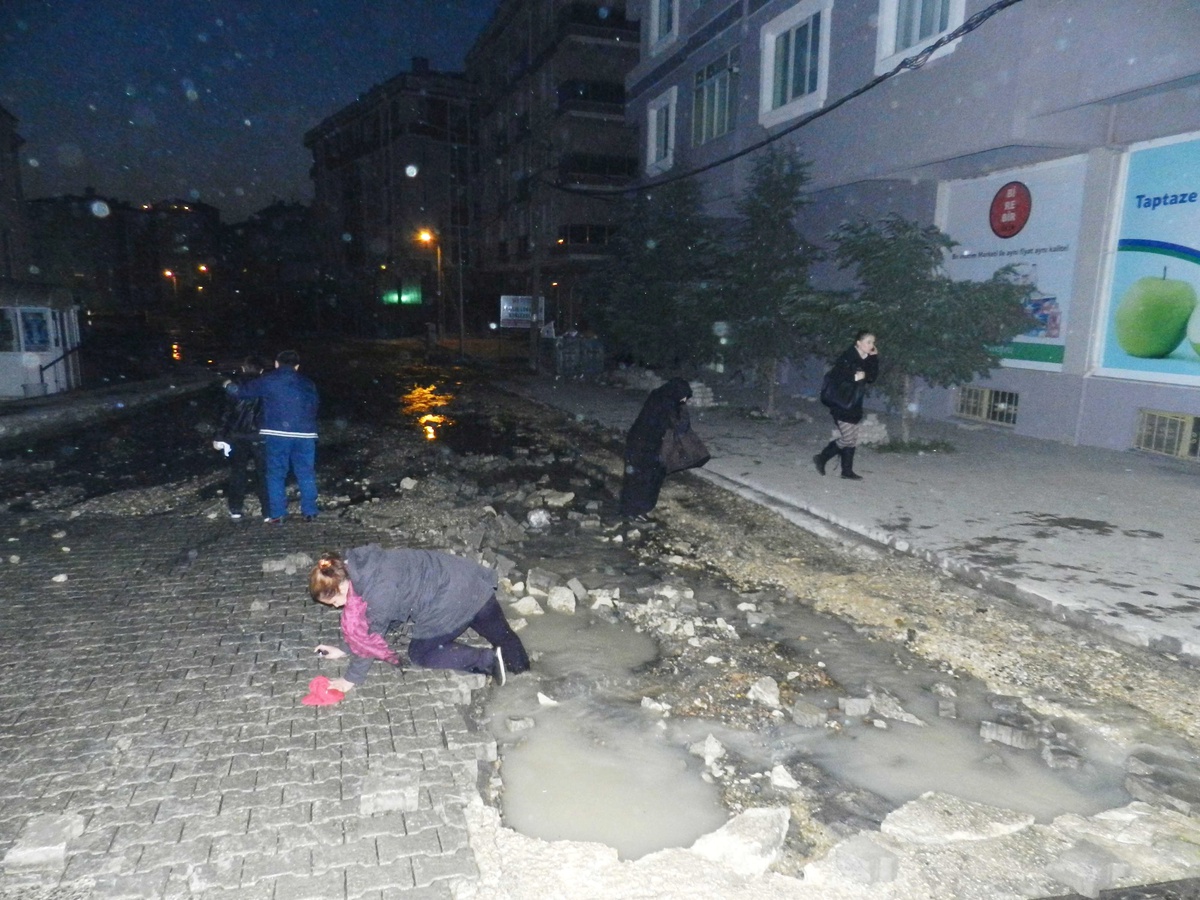 Çerkezköy\'de Ana Su Borusu Patladı