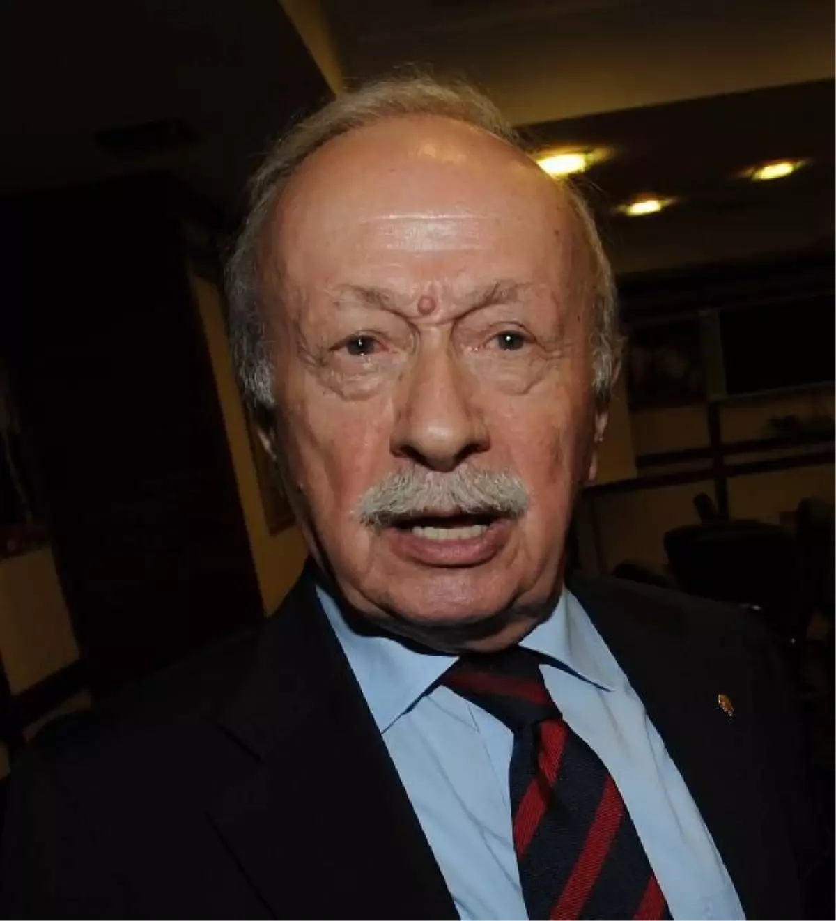 CHP'li Ekşi'den, Meclis'e Parlamenter Heykeli Teklifi