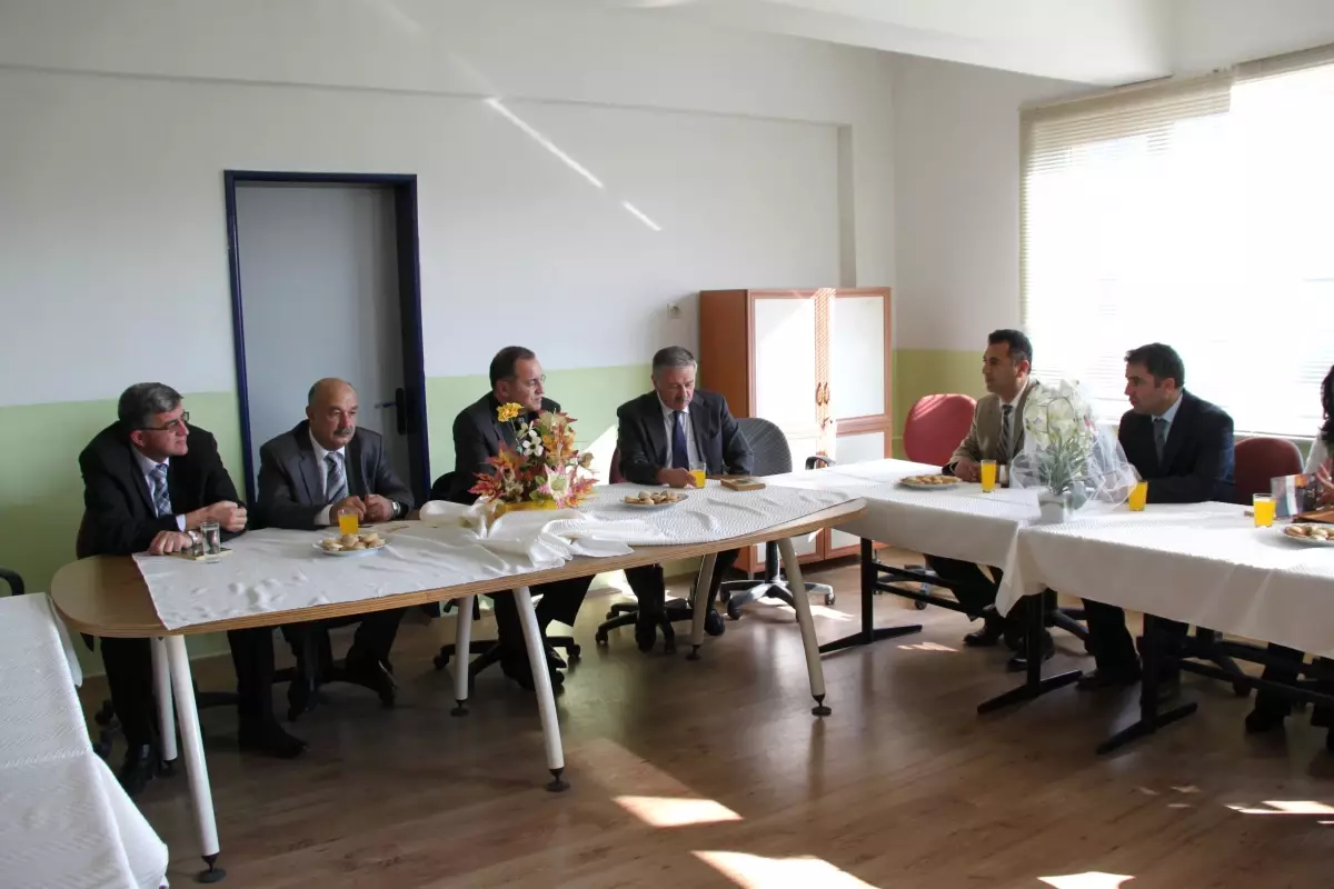 Didim Anadolu Lisesi Kitap Okuyor