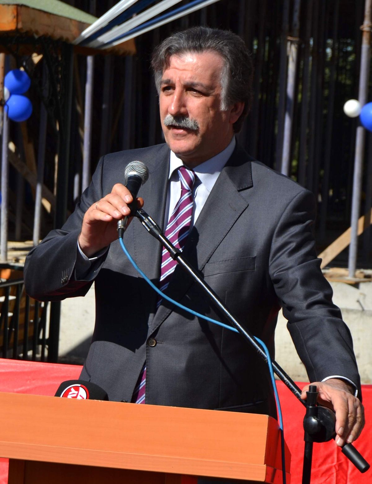 Erü Hayırseverler Anıtı İçin Finansman Arıyor