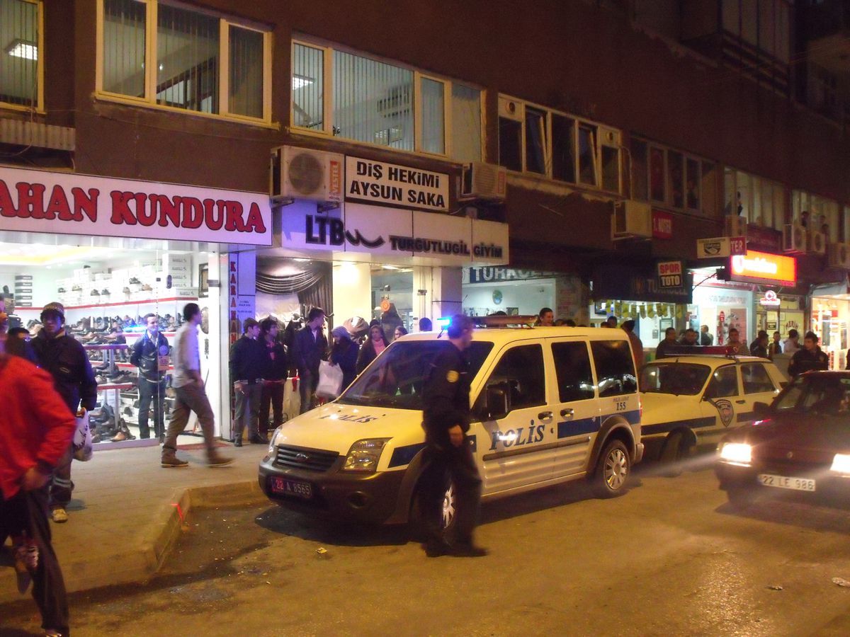 Gazi Caddesinde Kavga