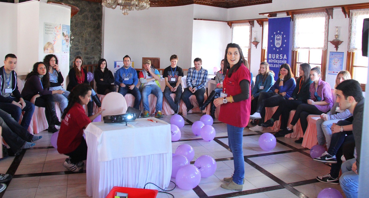 Gençler Sosyal Medyayı Tartışıyor