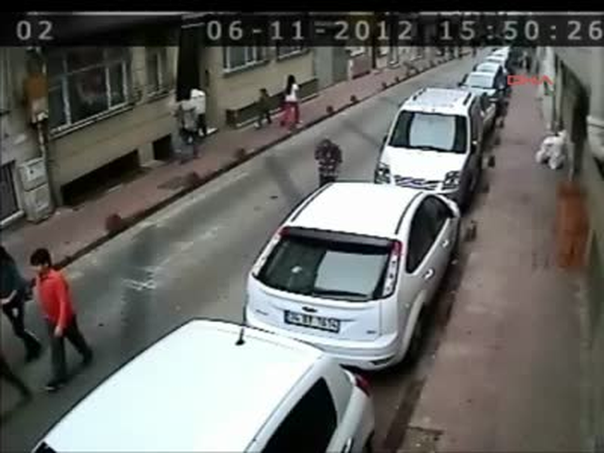 Hırsızlar Kameralara Yansıdı