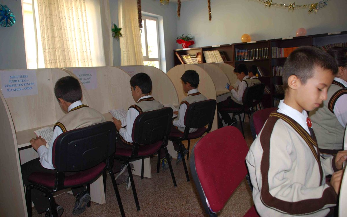 İlköğretim Okulunda Kütüphane Açılışı Yapıldı