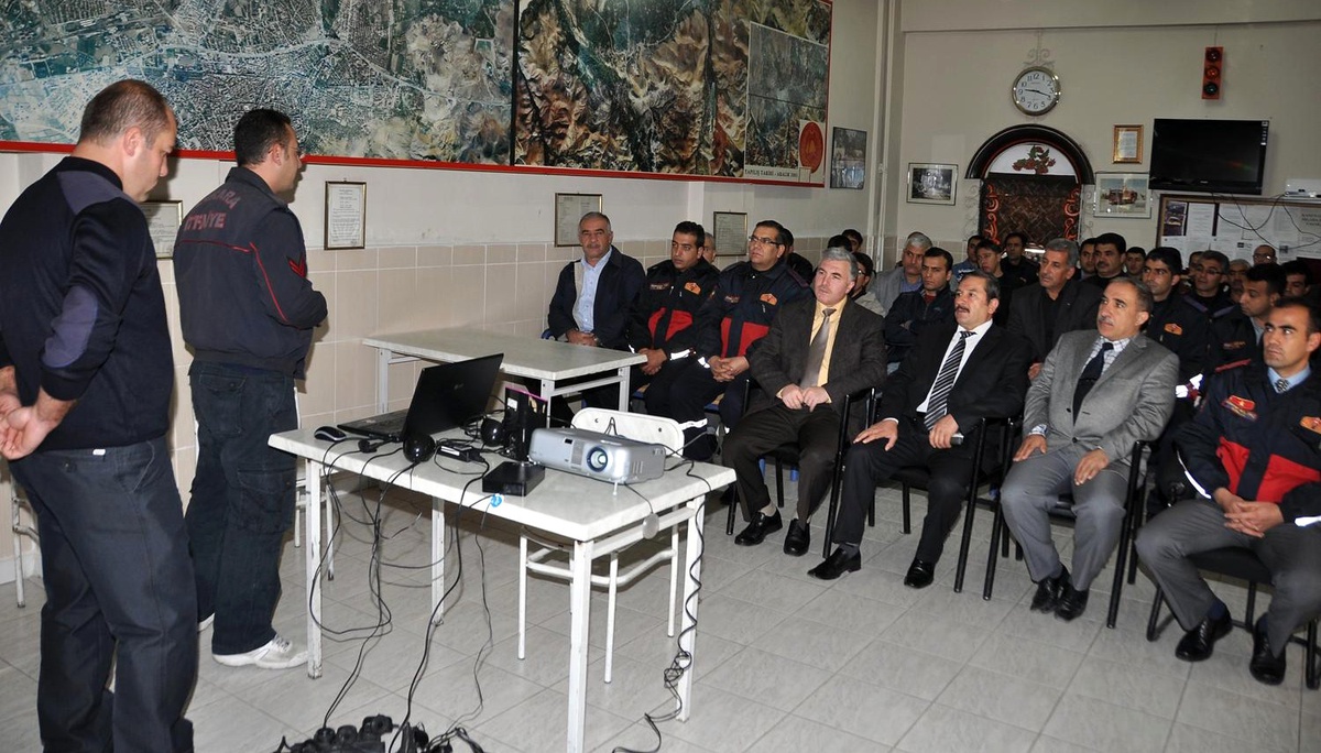İtfaiye Personeline Hizmet İçi Eğitim Semineri Başladı