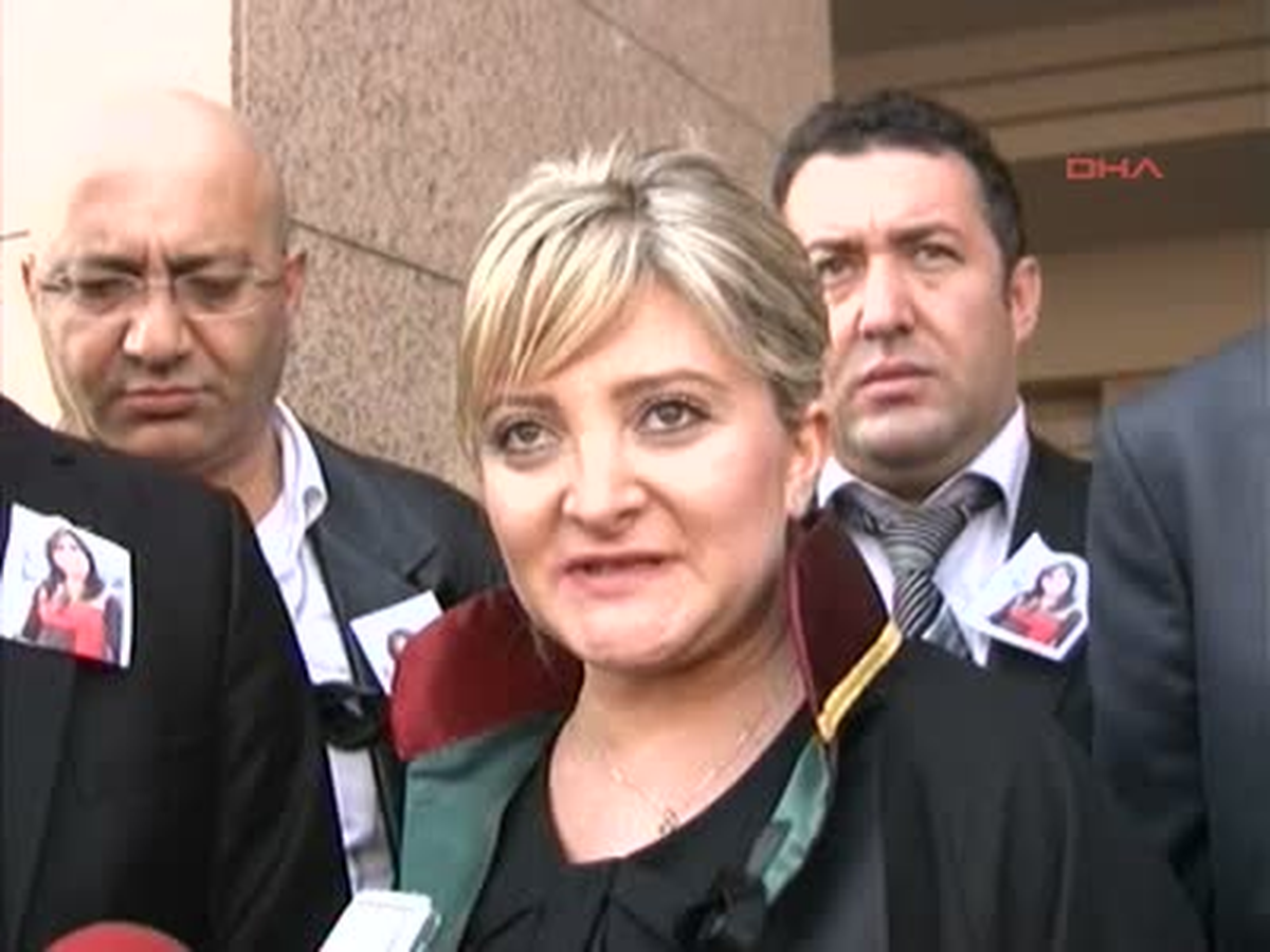 İzmir ) Sevilay Öğretmenin Öldürülmesi Davasına Başlandı