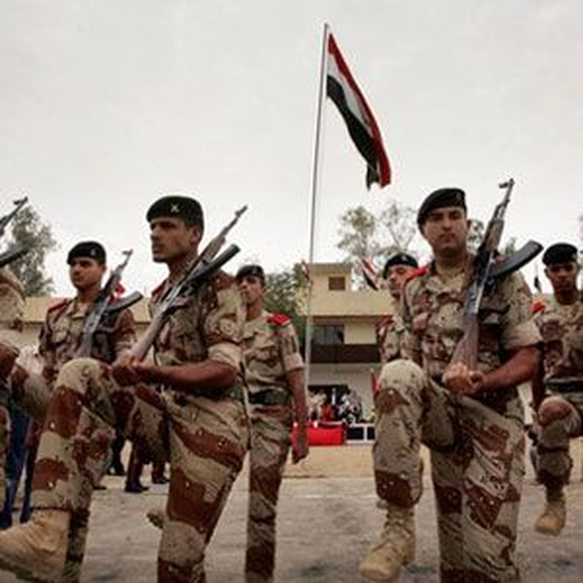 Kerkük\'e Gönderilen Irak Ordusundaki Kürt Komutanların Görev Yerleri Değiştirildi