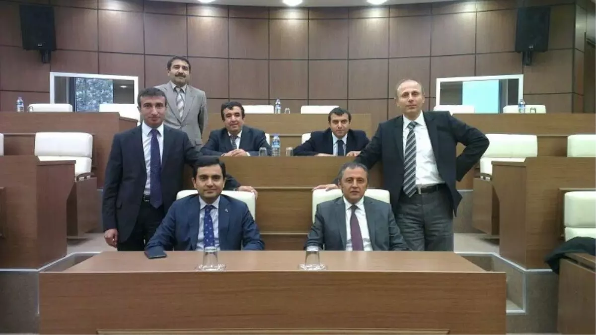 Kırşehir AK Parti Heyeti Yeni İl Özel İdaresi Binasını Gezdi