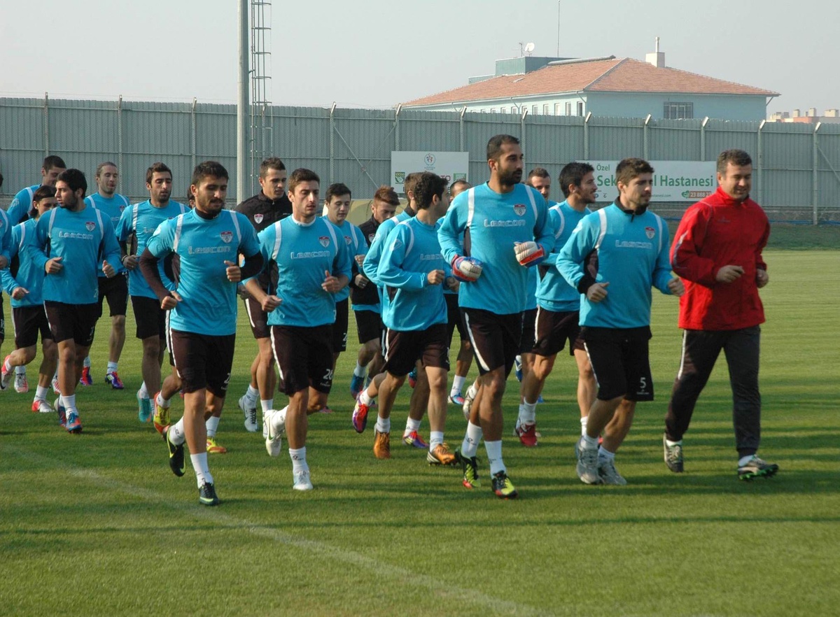 Manisaspor\'da Yüzler Gülüyor