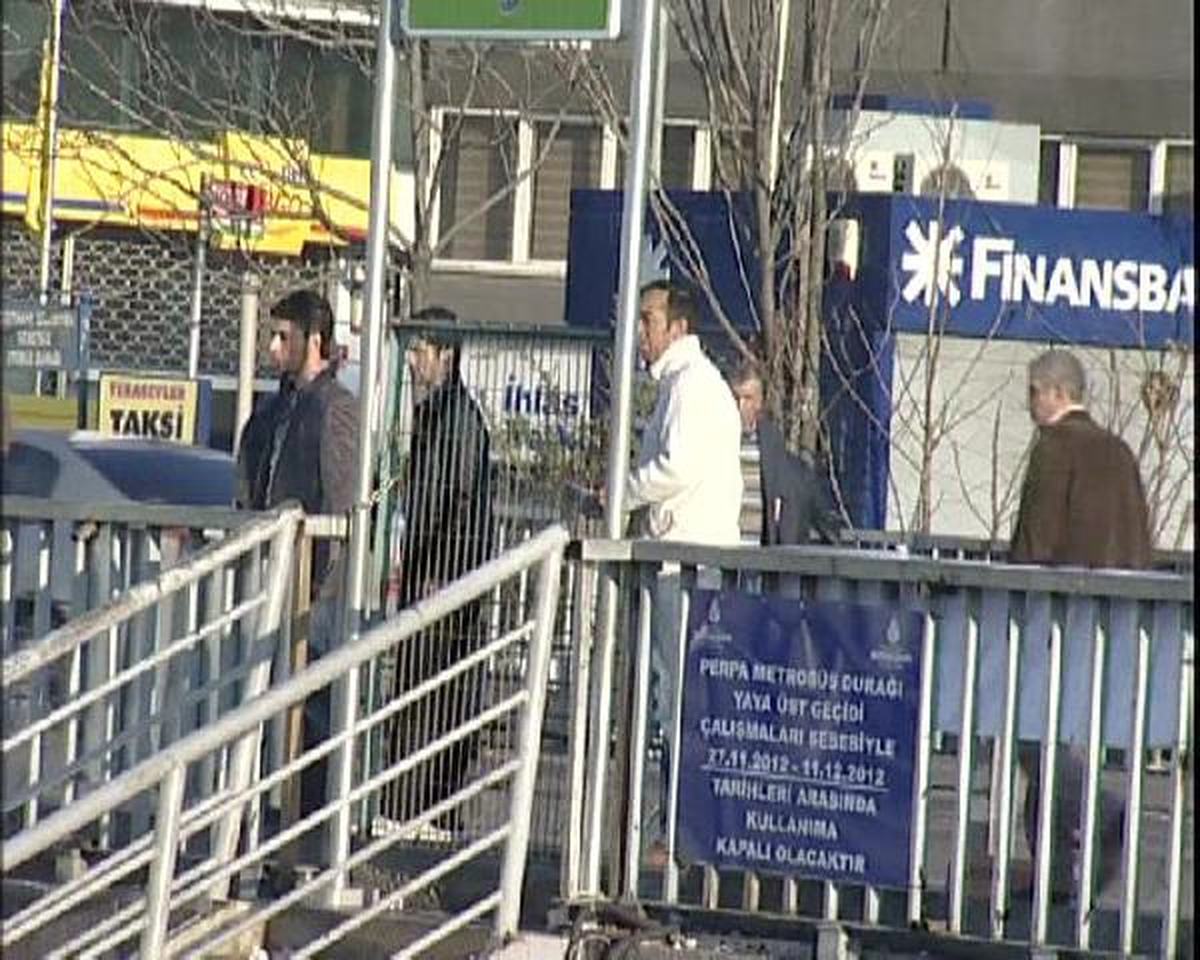 Metrobüs Durağında "Kapalı" Şoku