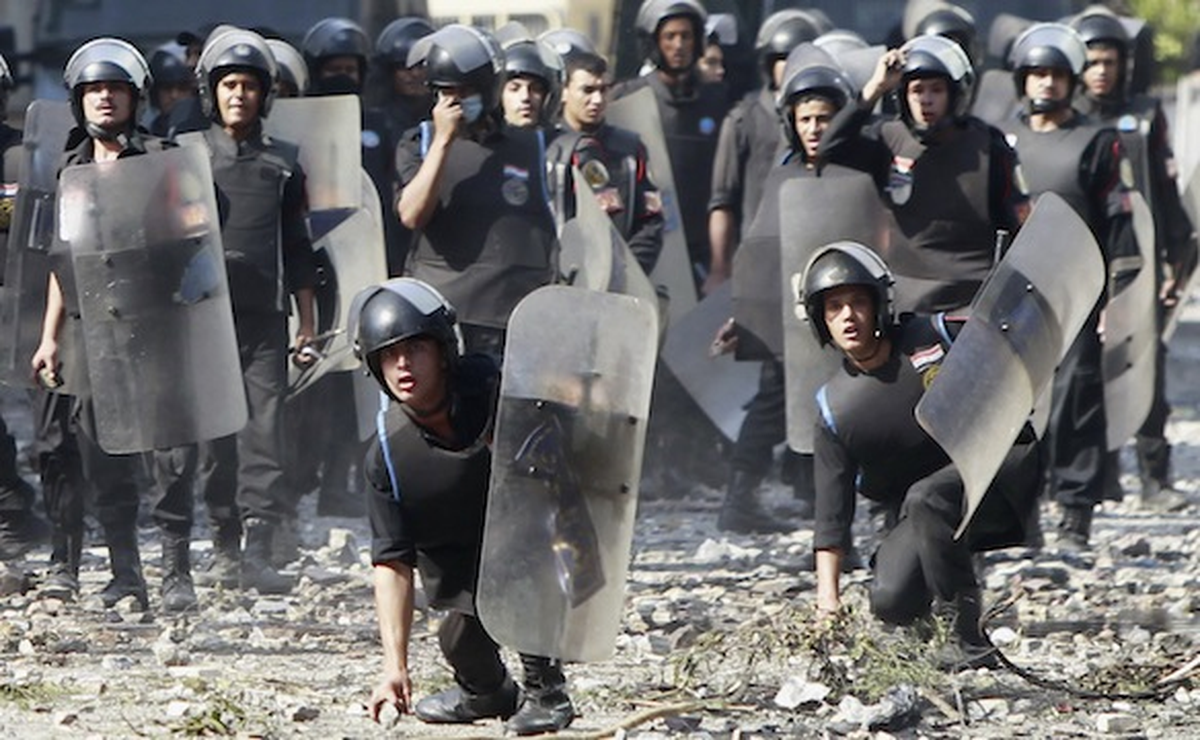 Mursi Karşıtları Kahire\'de ABD Büyükelçiliği Önünde Polis ile Çatıştı?