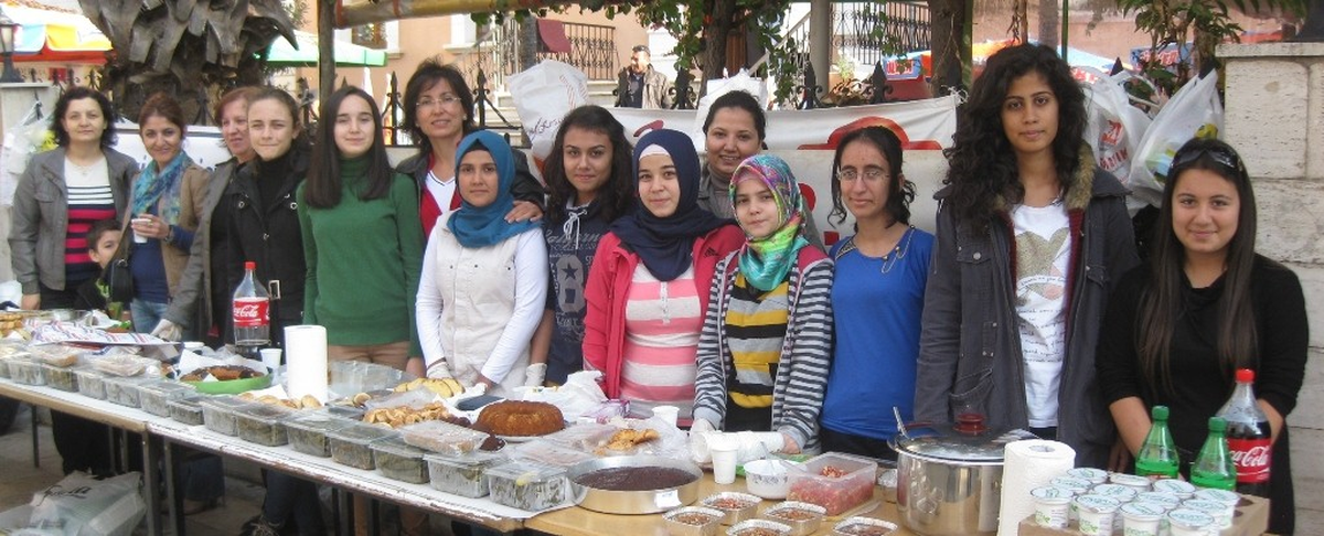 Ödemiş Fen Lisesi, Yardım Kermesi Düzenledi
