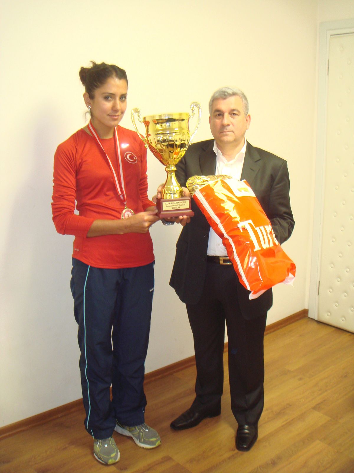 Şampiyon Maratoncuya Ödül