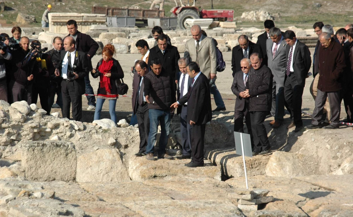 Tripolis Antik Kenti 2013\'e Hazırlanıyor