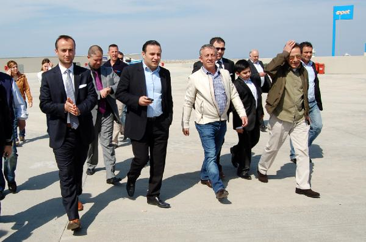 Yalova Milli Eğitim Müdürü, İşadamı Ağaoğlu\'na Okul Sözünü Hatırlatacak