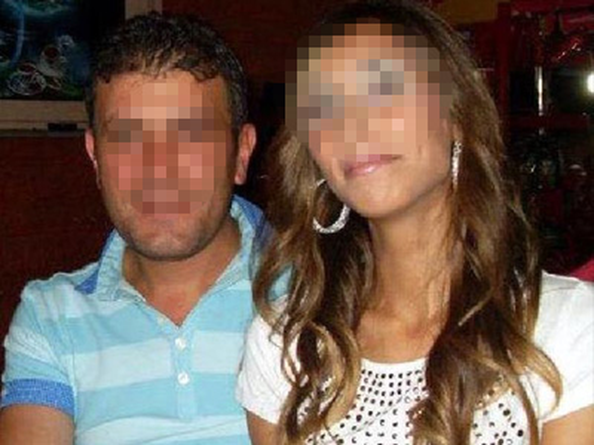 Yırtık Pantolon Giyen Eşe Dayak!