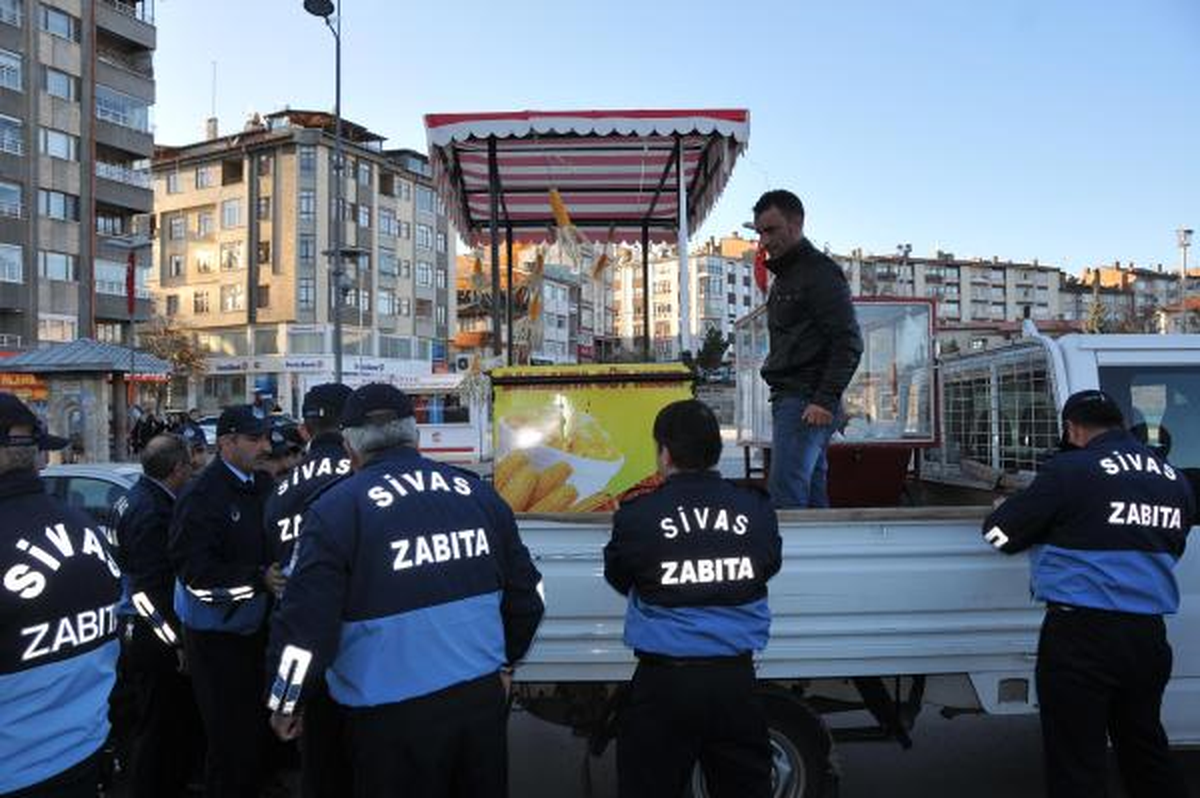 Zabıtadan Seyyar Satıcılara Operasyon