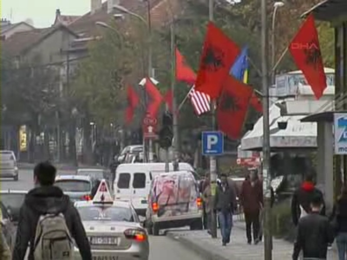 Arnavutluk, 100 Yaşında (2)