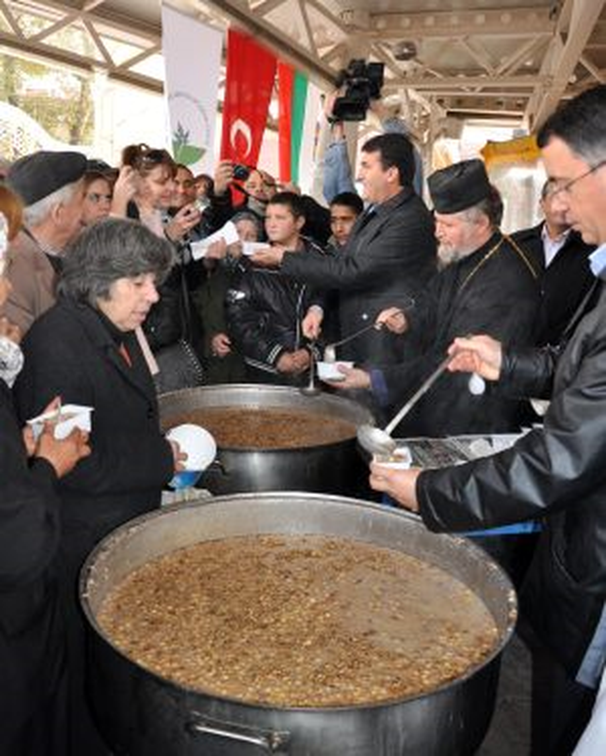Aşure, Dinler Arası Kardeşliğin Temeli Oldu
