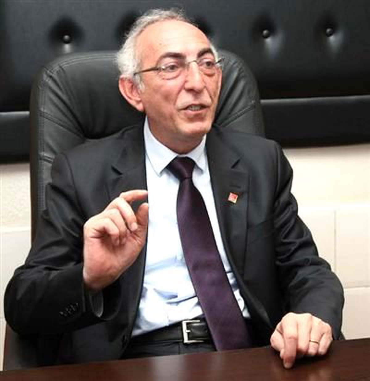 CHP\'li Aldan Sağlık Bakanı Akdağ\'a Afişlerin Maliyetini Sordu