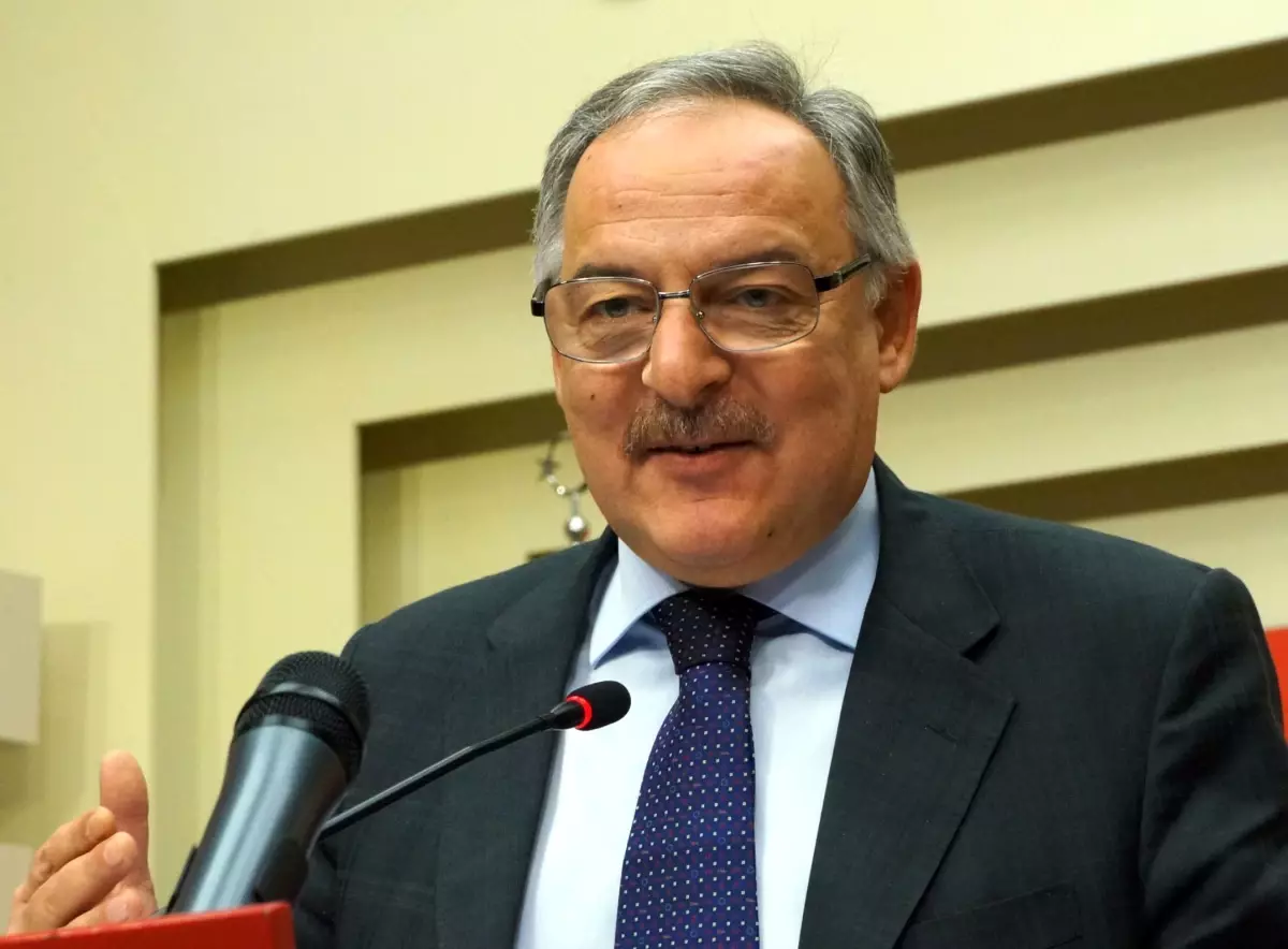 "Kıyafet Yönetmeliği Laik Eğitimi Yok Etme Girişimidir"