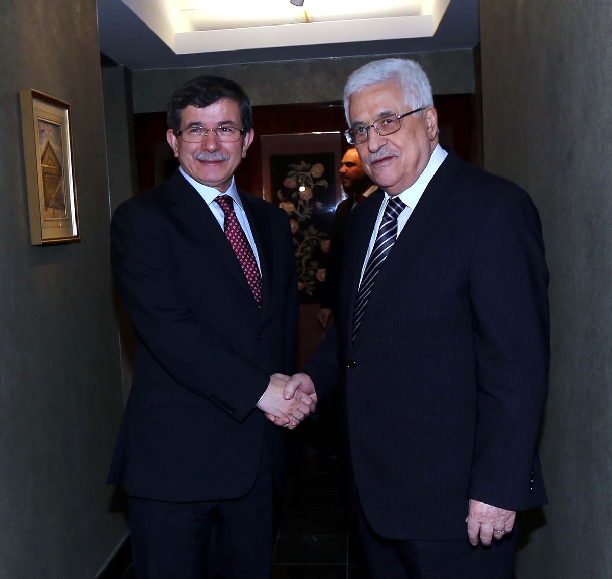 Davutoğlu, Filistin Devlet Başkanı Abbas\'la Görüştü