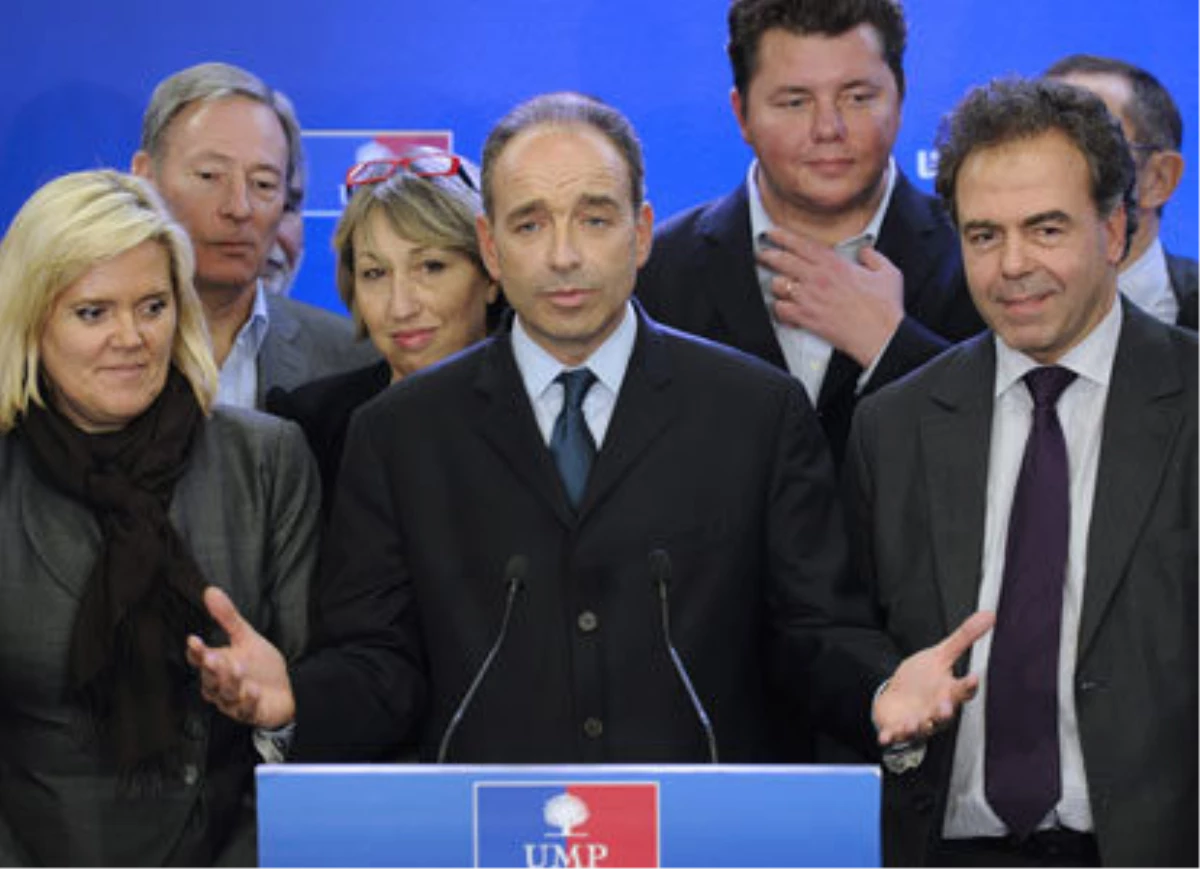 Fransa\'da Merkez Sağdaki Liderlik Krizi Sürüyor