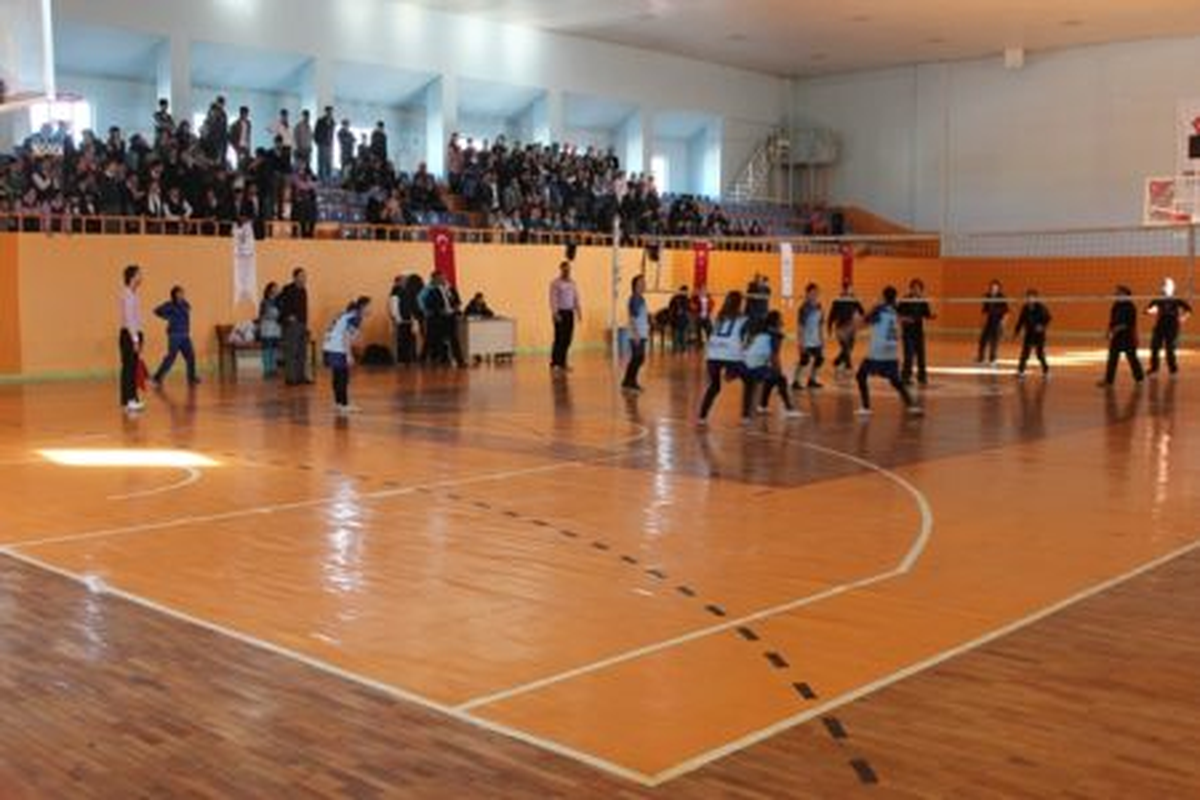 Gençler Kız- Erkek Voleybol Müsabakaları Sona Erdi
