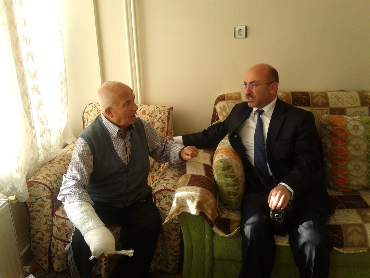 Hisarcık İlçe Milli Eğitim Müdürü Emekli Öğretmenleri Unutmadı