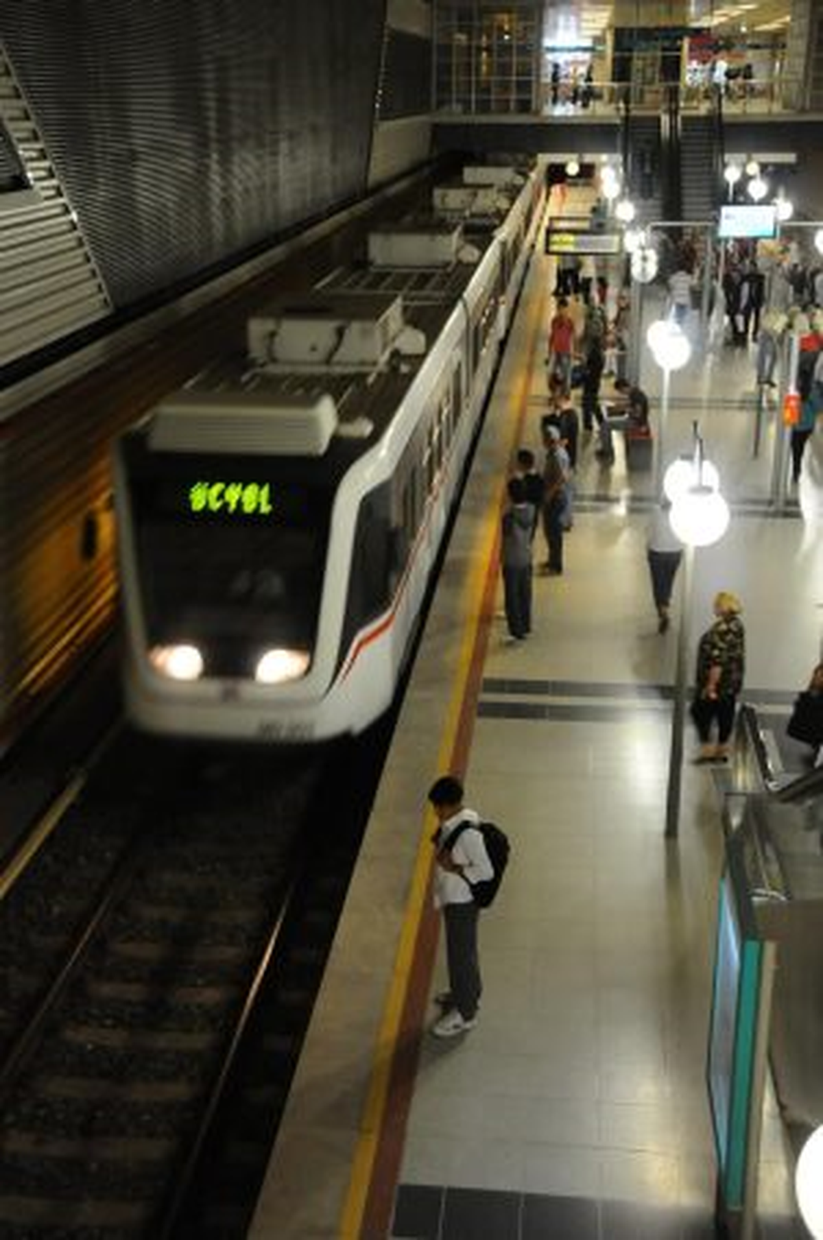 İzmir Metrosu\'nda Sefer Sıklıkları Arttı