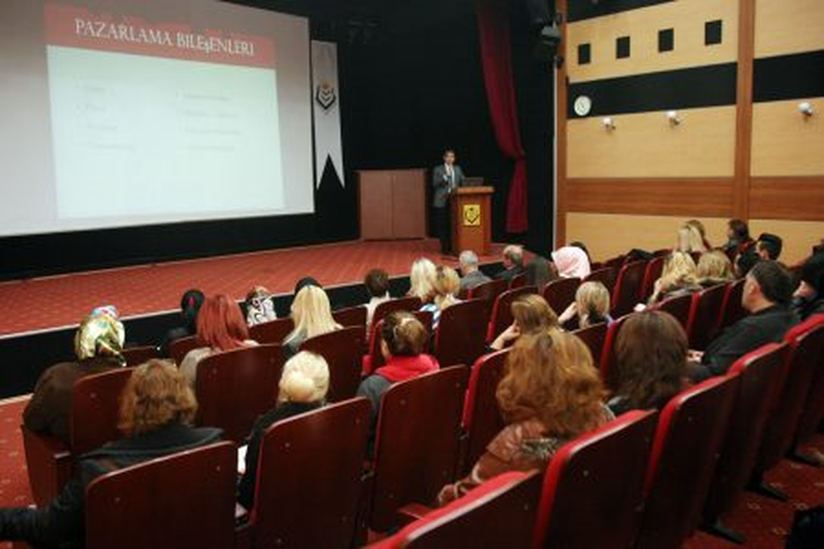 Kadın Kuaförlere Eğitim Semineri
