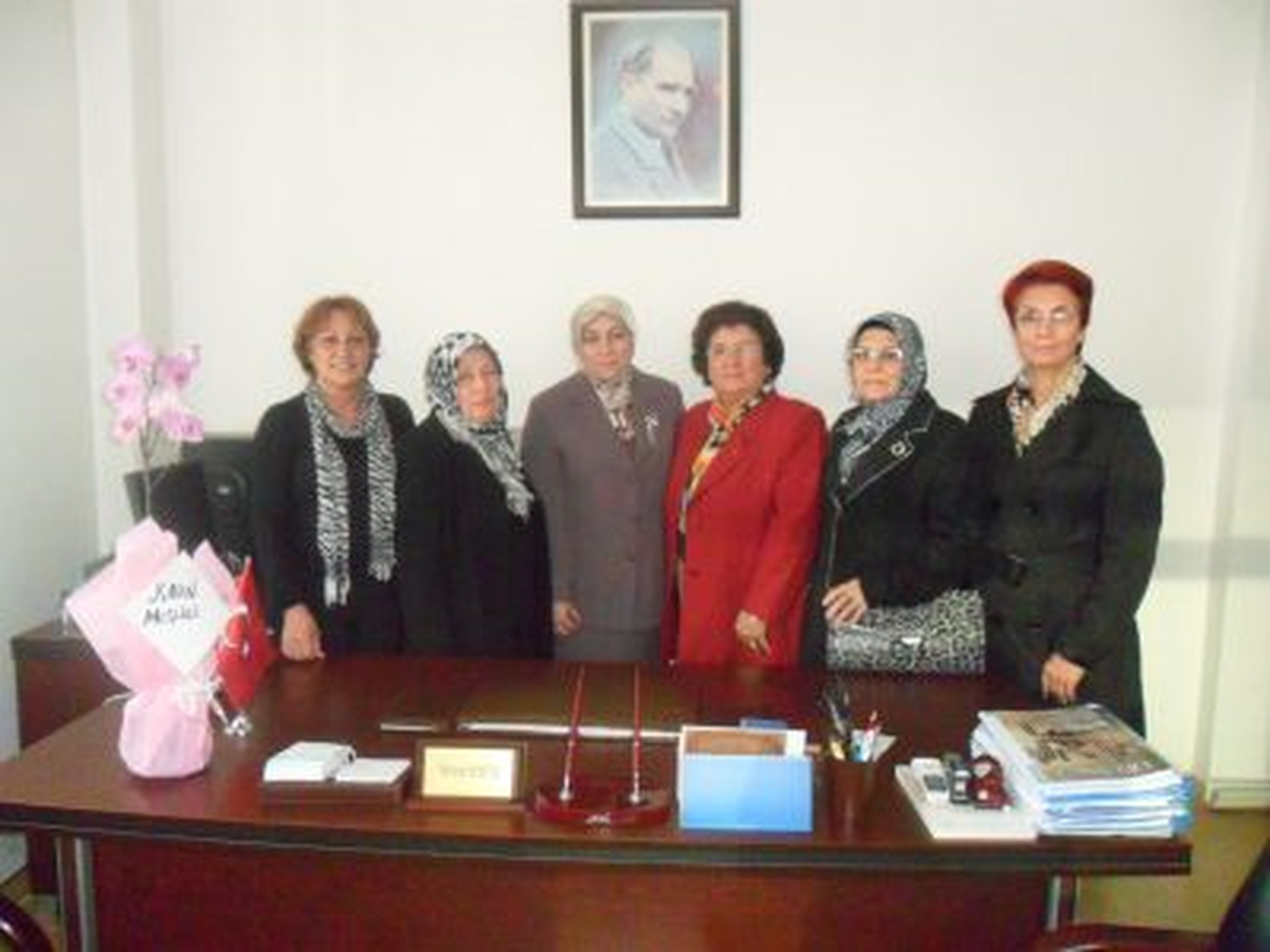 Kadın Meclisi\'nden Kadın Müftü Yardımcısı Kurt\'a Ziyaret